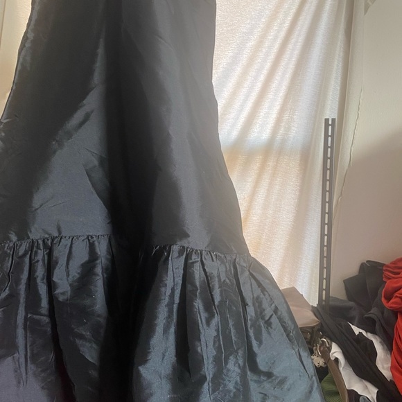 Black skirt - Picture 2 of 3